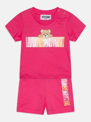 T-shirt z nadrukiem Moschino