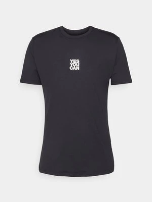 T-shirt z nadrukiem Nebbia