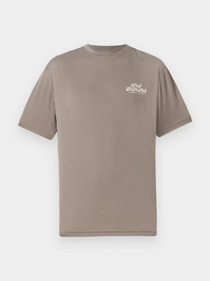 T-shirt z nadrukiem New Balance