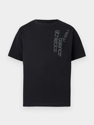 T-shirt z nadrukiem New Balance czarny