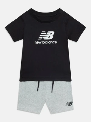 T-shirt z nadrukiem New Balance czarny