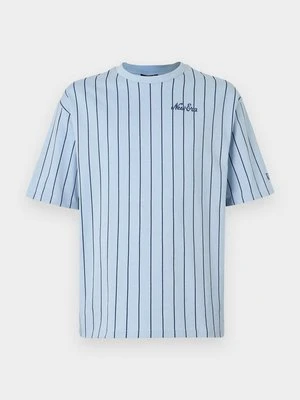 T-shirt z nadrukiem new era