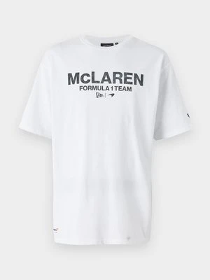 T-shirt z nadrukiem new era