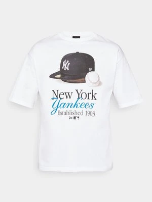 T-shirt z nadrukiem new era