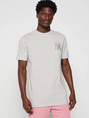 T-shirt z nadrukiem new era
