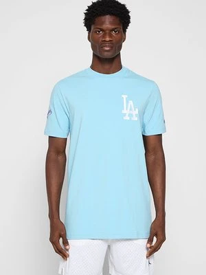 T-shirt z nadrukiem new era