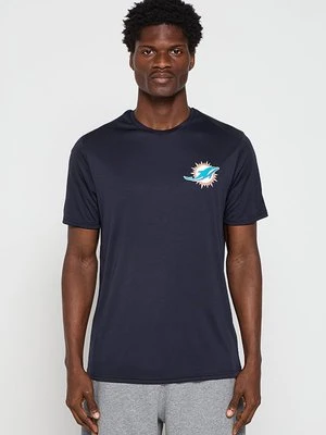 T-shirt z nadrukiem new era