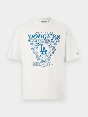 T-shirt z nadrukiem new era