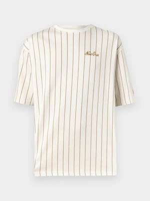 T-shirt z nadrukiem new era