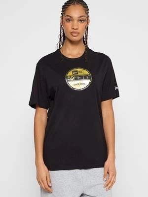 T-shirt z nadrukiem new era