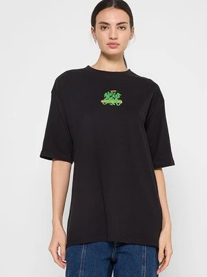 T-shirt z nadrukiem new era