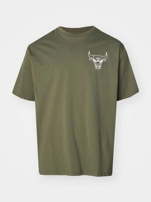 T-shirt z nadrukiem new era