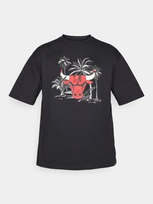 T-shirt z nadrukiem new era