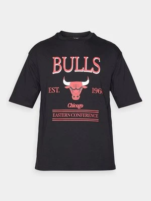 T-shirt z nadrukiem new era