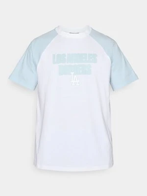 T-shirt z nadrukiem new era