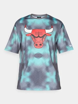 T-shirt z nadrukiem new era