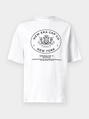 T-shirt z nadrukiem new era
