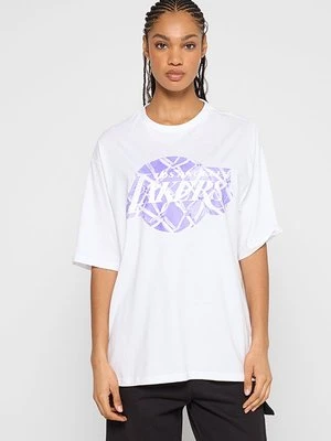 T-shirt z nadrukiem new era