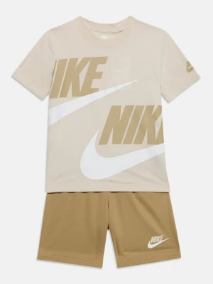 Szorty Nike beżowy