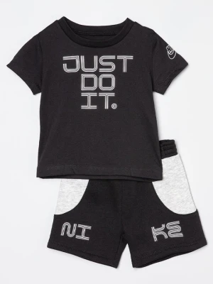 T-shirt z nadrukiem Nike czarny