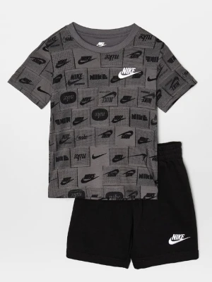 T-shirt z nadrukiem Nike czarny