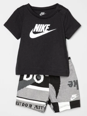 T-shirt z nadrukiem Nike czarny