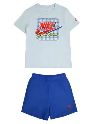 T-shirt z nadrukiem Nike jasnoniebieski