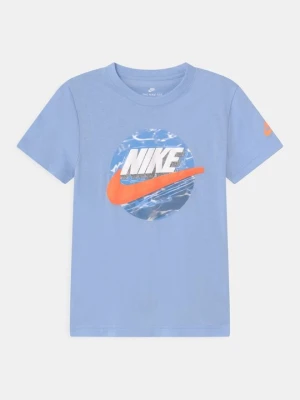 T-shirt z nadrukiem Nike jasnoniebieski