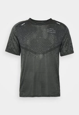 T-shirt z nadrukiem Nike Performance