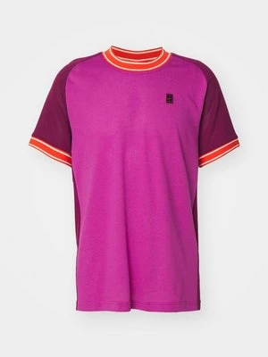 T-shirt z nadrukiem Nike Performance
