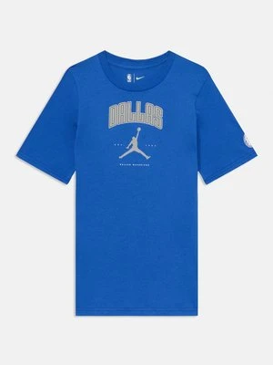 T-shirt z nadrukiem Nike Performance