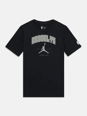 T-shirt z nadrukiem Nike Performance