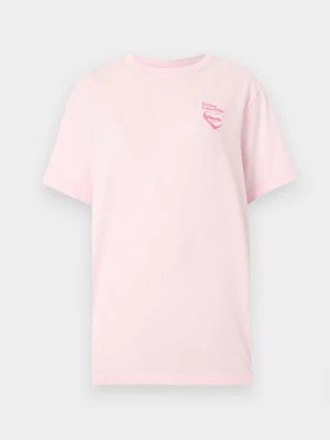 T-shirt z nadrukiem Nike różowy