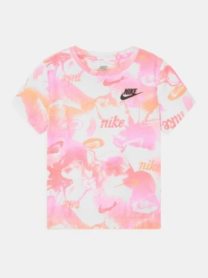 T-shirt z nadrukiem Nike różowy