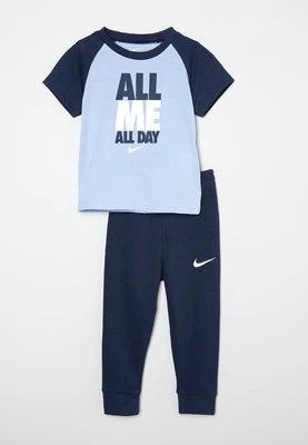 T-shirt z nadrukiem Nike Sportswear