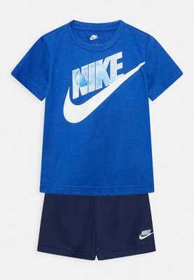 T-shirt z nadrukiem Nike Sportswear