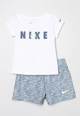 T-shirt z nadrukiem Nike Sportswear