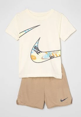 T-shirt z nadrukiem Nike Sportswear