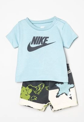 T-shirt z nadrukiem Nike Sportswear