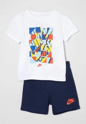 T-shirt z nadrukiem Nike Sportswear