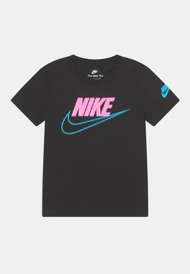 T-shirt z nadrukiem Nike Sportswear