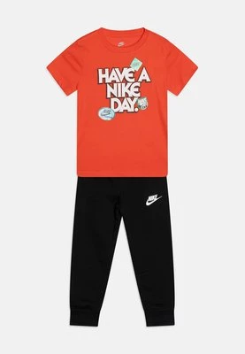 T-shirt z nadrukiem Nike Sportswear