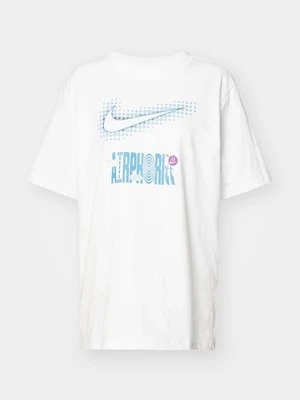 T-shirt z nadrukiem Nike Sportswear