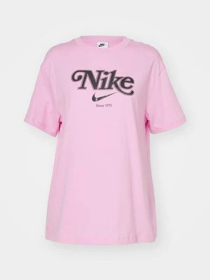 T-shirt z nadrukiem Nike Sportswear