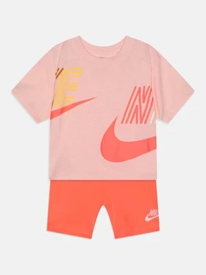 T-shirt z nadrukiem Nike Sportswear
