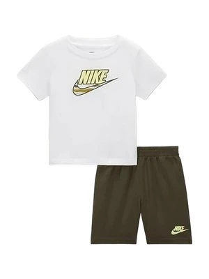 T-shirt z nadrukiem Nike Sportswear