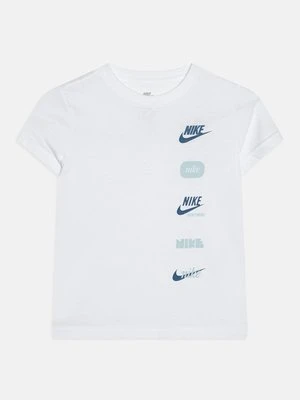 T-shirt z nadrukiem Nike Sportswear