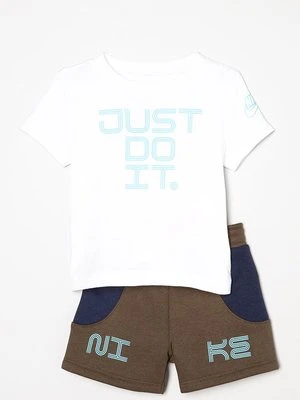 T-shirt z nadrukiem Nike Sportswear