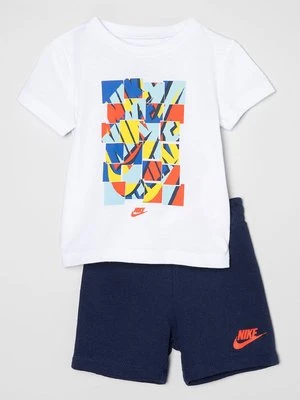 T-shirt z nadrukiem Nike Sportswear