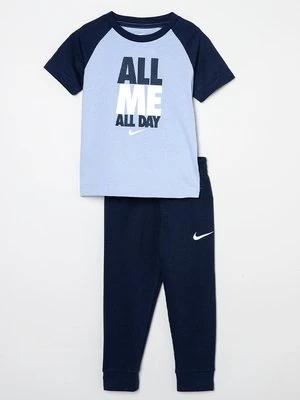 T-shirt z nadrukiem Nike Sportswear